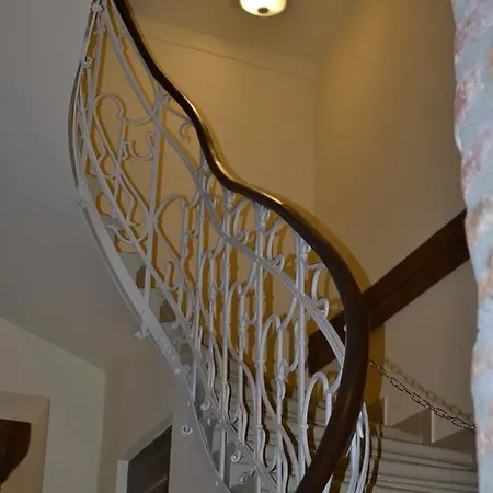 Casa Republicii Guest house